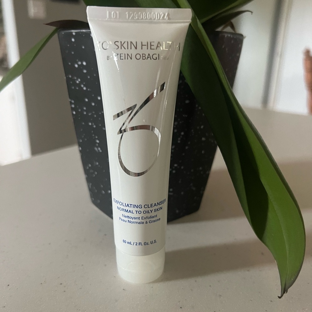 Brand new Zo exfoliating cleaner for face
